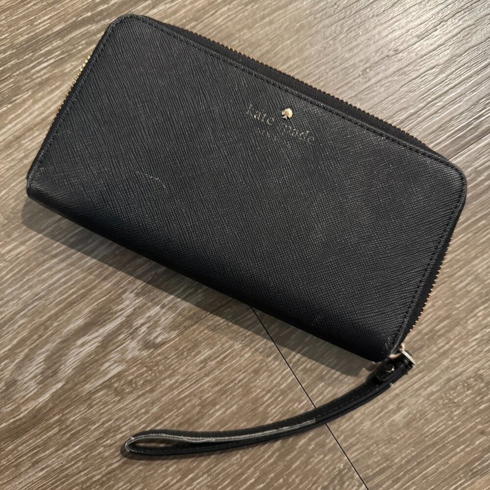 Kate Spade Black Zip Wallet Wrislet
